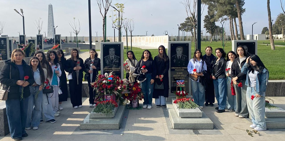 Sosial iş ixtisasının tələbələri  II Fəxri Xiyabanı ziyarət ediblər